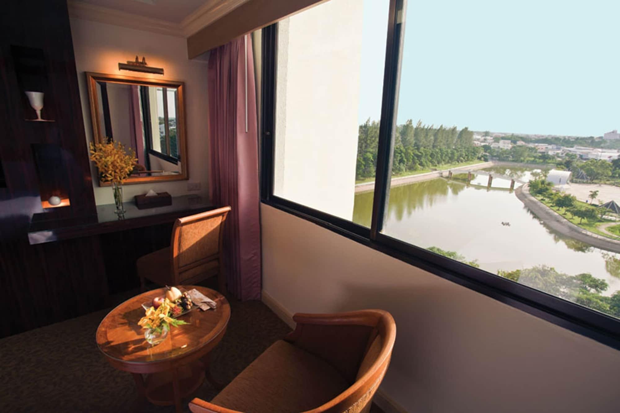 Ploy Palace Hotel Mukdahan Εξωτερικό φωτογραφία